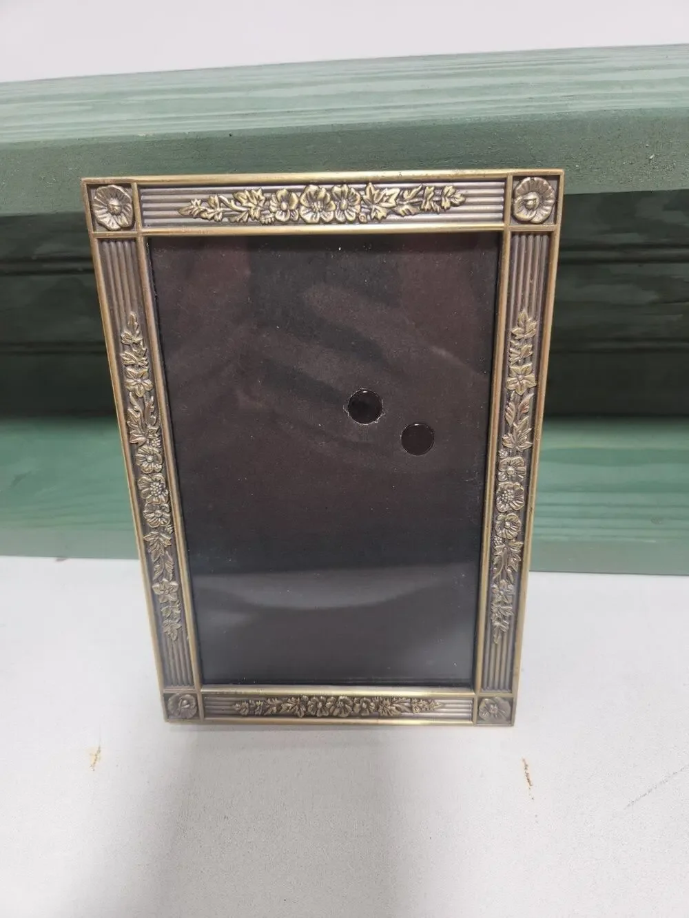Vintage Brass Tone Floral Metal 5x7 Picture Frame Ornate Tabletop Wall Hanging